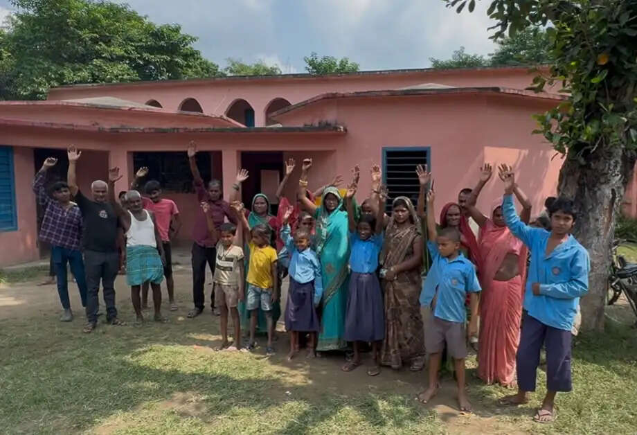 सरकारी स्कूल के शिक्षक पर अश्लील हरकत का आरोप, ग्रामीणों में आक्रोश