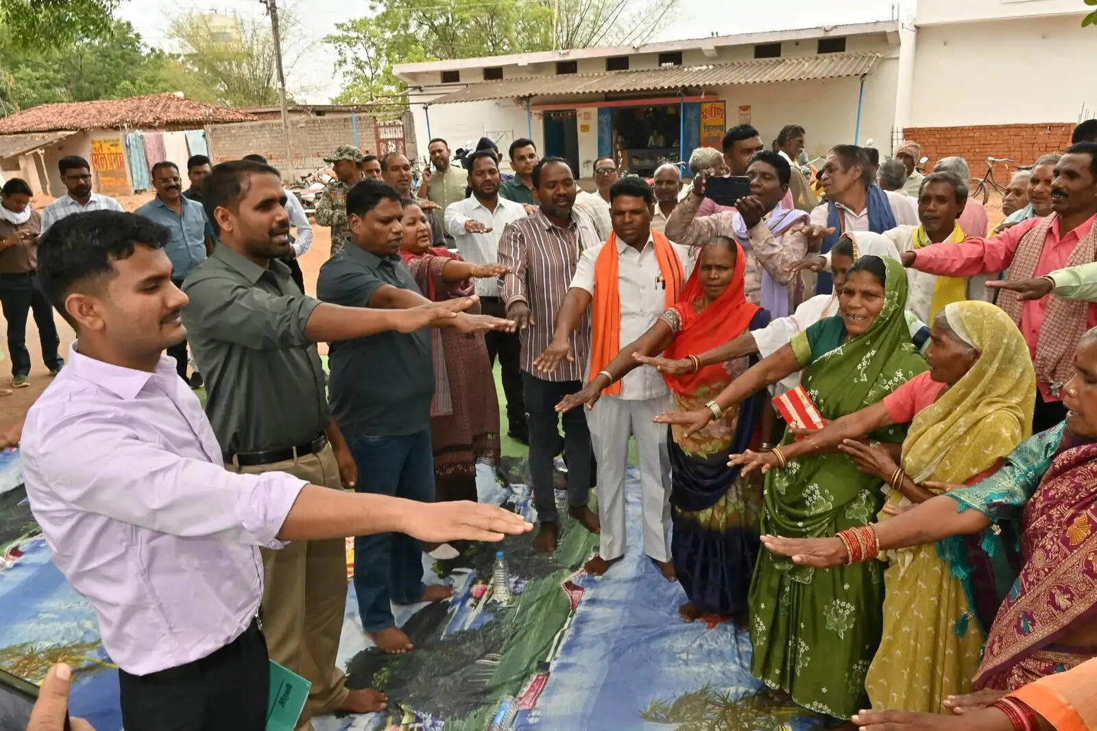 धमतरी : कसावाही में पेयजल संकट के स्थायी समाधान की तैयारी, ग्रामीणों ने गर्मी में धान नहीं लगाने का लिया संकल्प