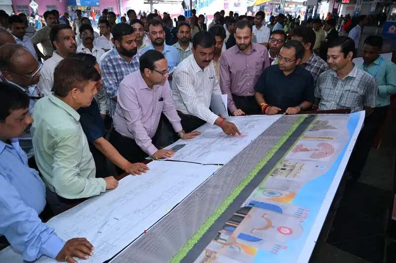 पूसीरे के महाप्रबंधक ने पुनर्विकास और बुनियादी ढांचे के कार्यों का लिया जायजा