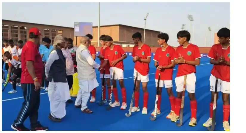 16वीं हॉकी इंडिया सब जूनियर नेशनल चैंपियनशिप के खिलाड़ियों से मिलने पहुंचे मंत्री श्रवण कुमार