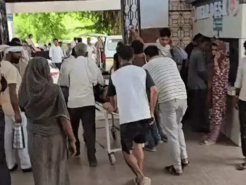 मप्र के मुरैना में श्रद्धालुओं से भरे ऑटो को ट्रैक्टर ने मारी टक्कर, 3 की मौत