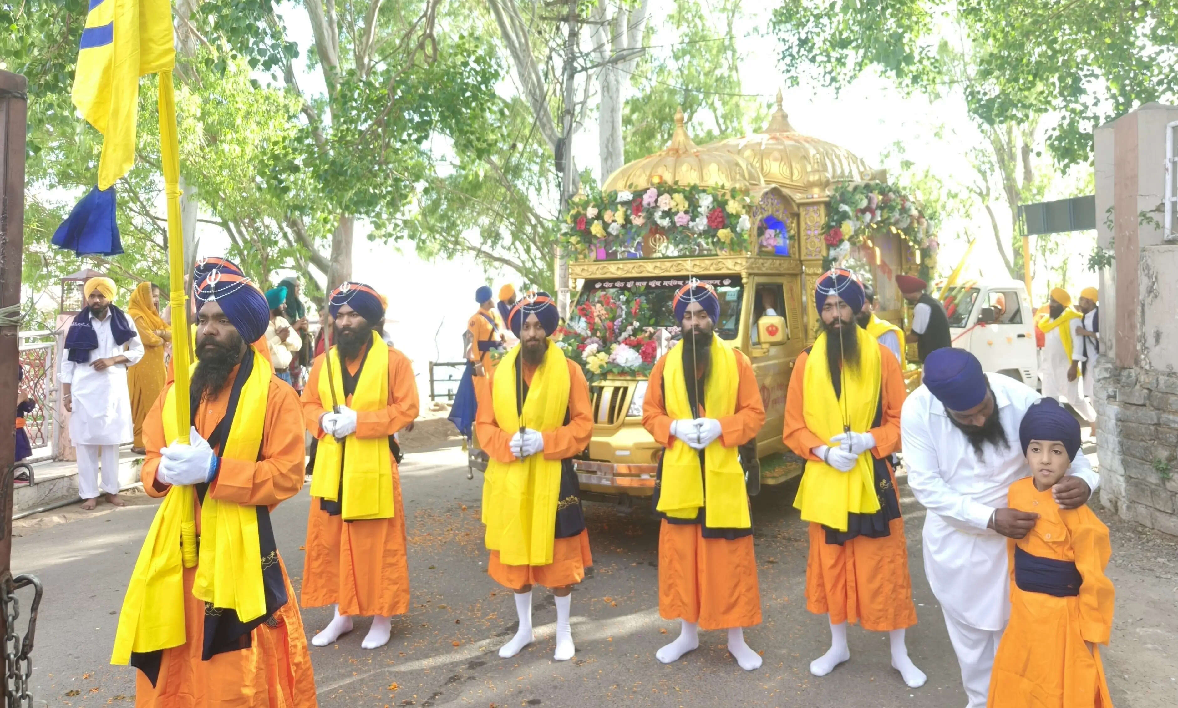 नाहन में गुरु गोबिंद सिंह आगमन दिवस पर भव्य नगर कीर्तन