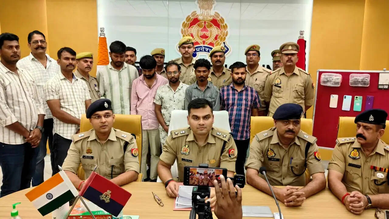 सोनभद्र में 2.40 करोड़ की हेरोइन बरामद,छह तस्कर गिरफ्तार