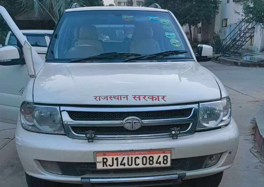 कृषि विभाग के दो अधिकारियों से 2.63 लाख की संदिग्ध नकदी बरामद