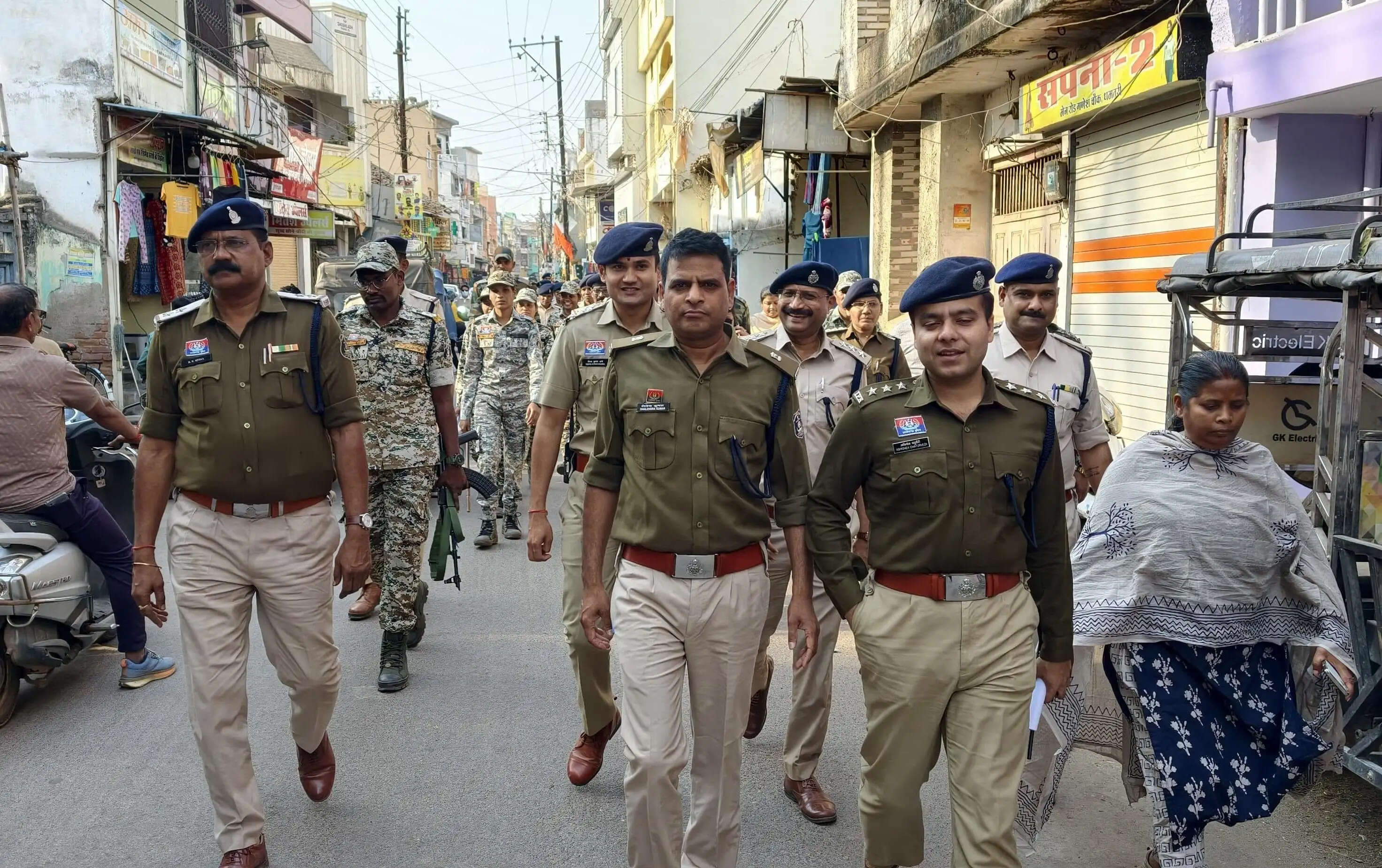 होली में सुरक्षा के लिए 300 जवान तैनात, 33 वाहनों से पेट्रोलिंग शुरू