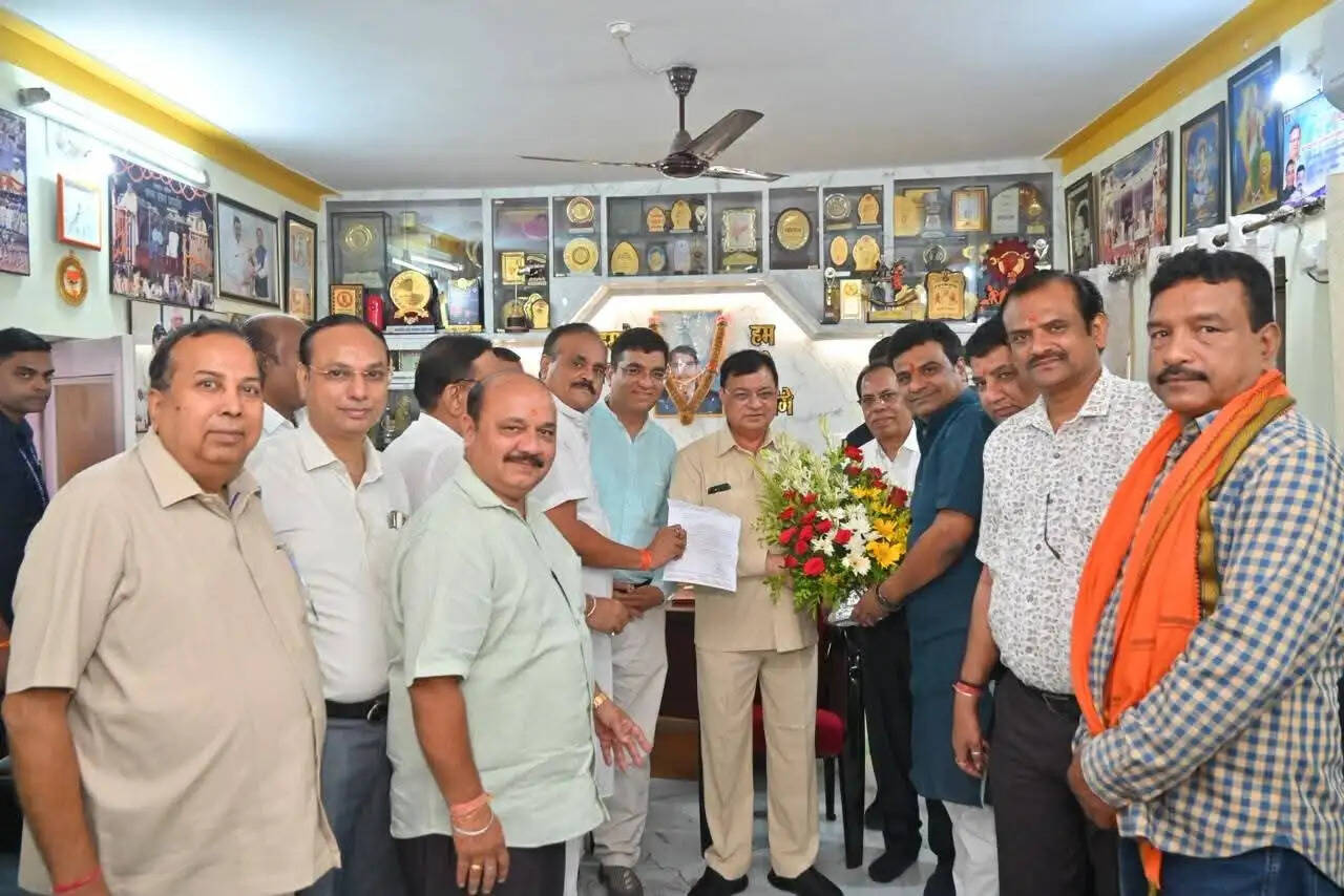 कोरबा में मंत्री लखनलाल देवांगन से मिले छत्तीसगढ़ सराफा एसोसिएशन के पदाधिकारी, जेम्स एंड ज्वेलरी पार्क को बताया गेम चेंजर