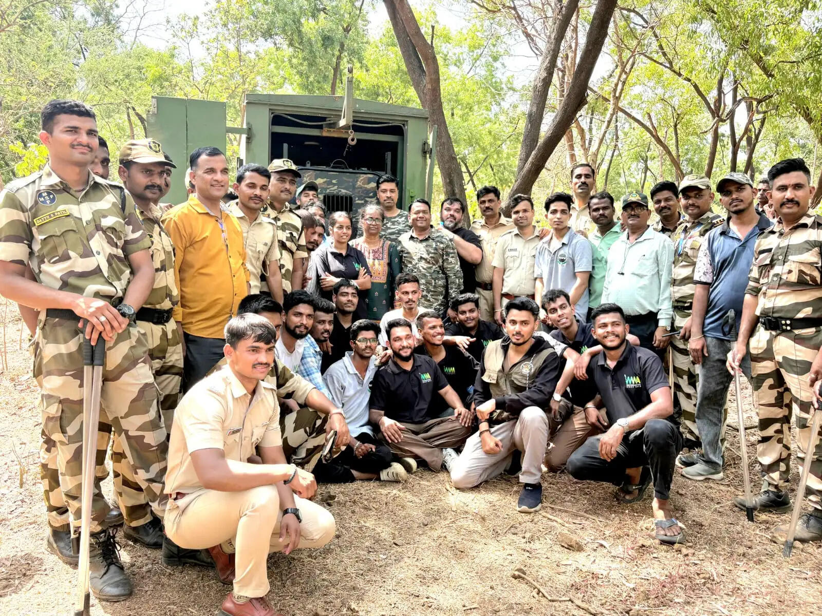 ठाणे में मौत से जूझते तेंदुए की वन विभाग की सूझ बूझ से जान बची