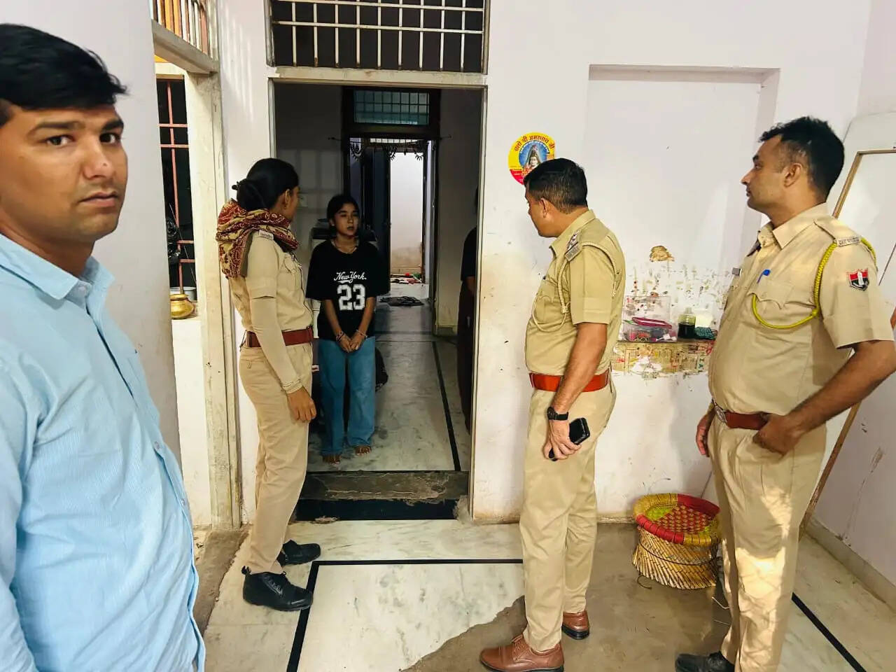 एरिया डोमिनेशन: पुलिस ने 19 नए मामले दर्ज कर किए 111 गिरफ्तार