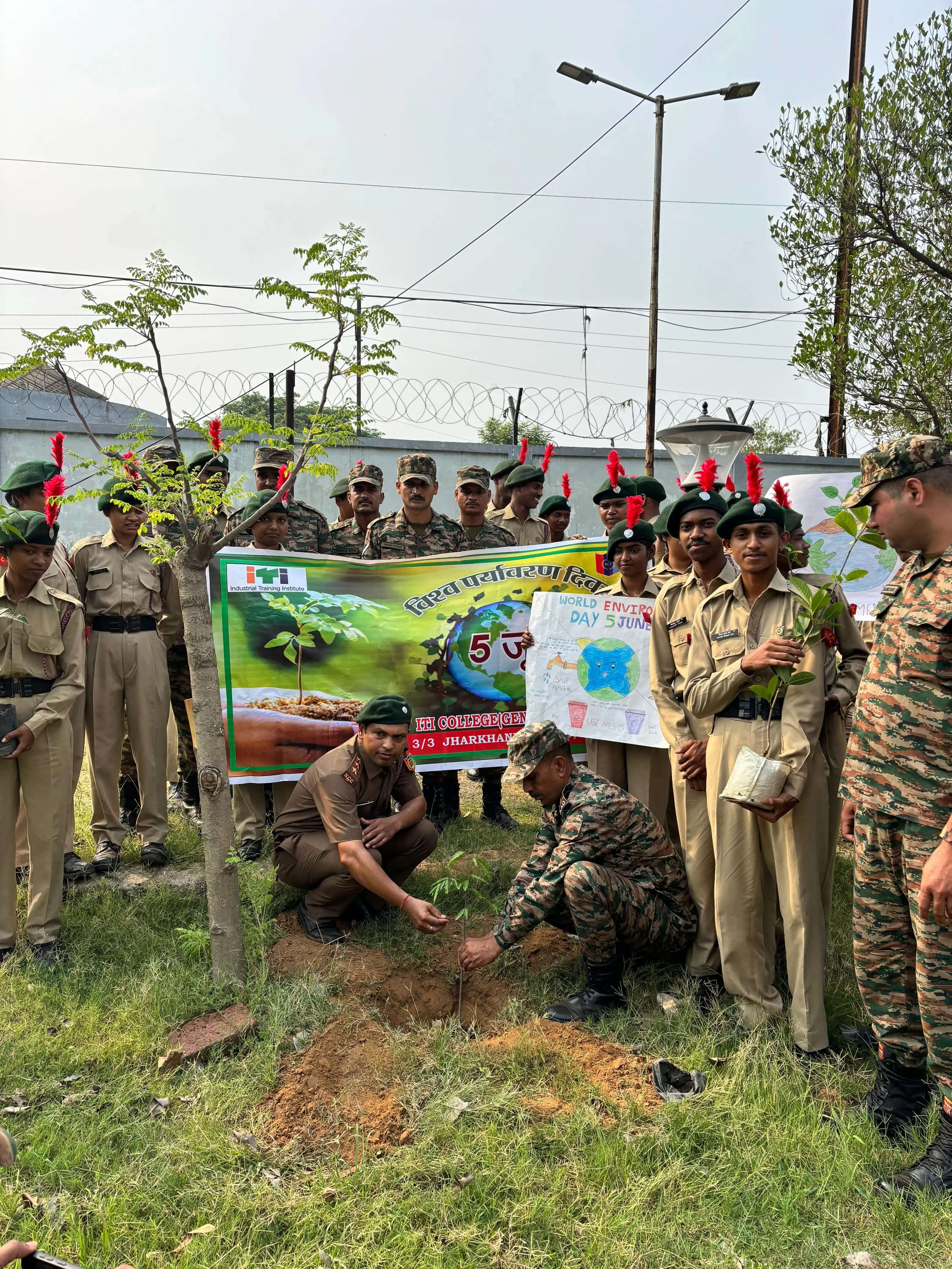 विश्व पर्यावरण दिवस पर एनसीसी और आईटीआई ने किया पौधारोपण, पर्यावरण संरक्षण का दिया संदेश
