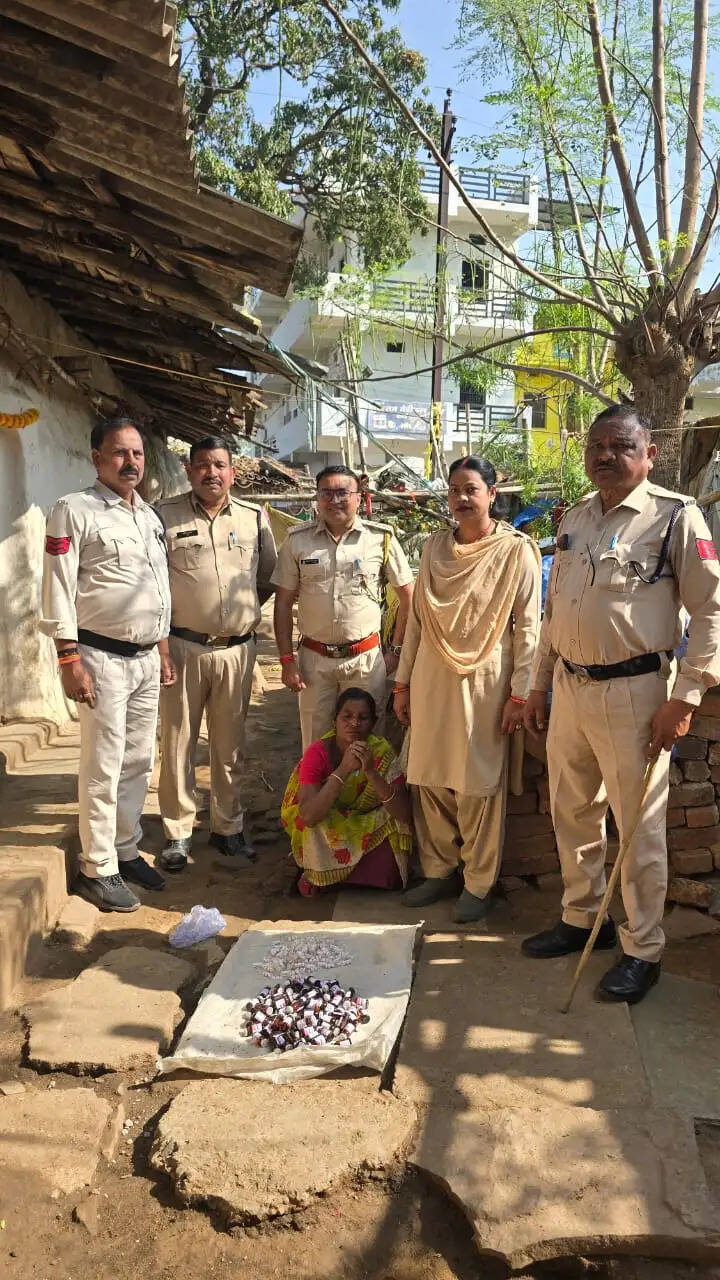 अंबिकापुर : 178 नशीले इंजेक्शन के साथ तीन आरोपित गिरफ्तार कर भेजे गए जेल