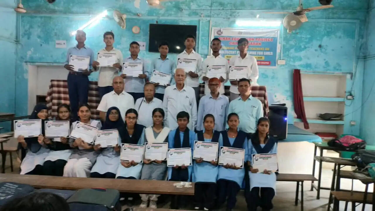 राजेन्द्र कॉलेजिएट के 16 विद्यार्थियों को मिली छात्रवृत्ति