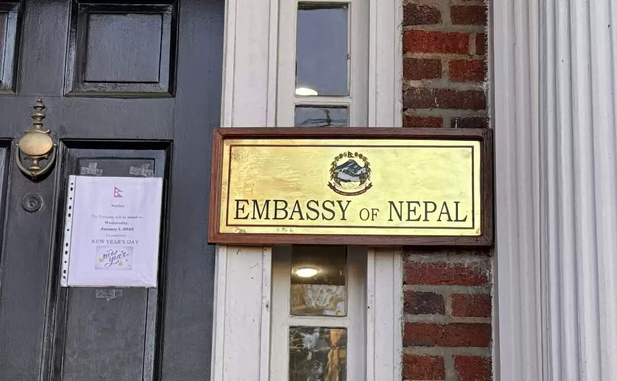 अमेरिका के नेपाली दूतावास ने अपने नागरिकों से कहा - नियमों का पालन करें अन्यथा वीजा ही नहीं ग्रीन कार्ड भी हो सकता है रद्द