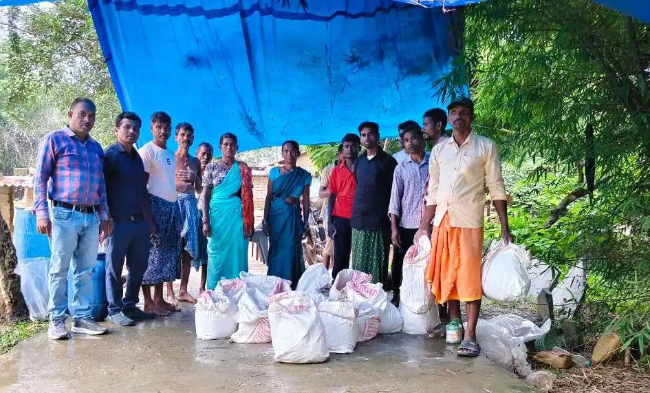 मछली बीज उत्पादन से आत्मनिर्भर बनी मनकी, बढ़ा रही परिवार की आमदनी