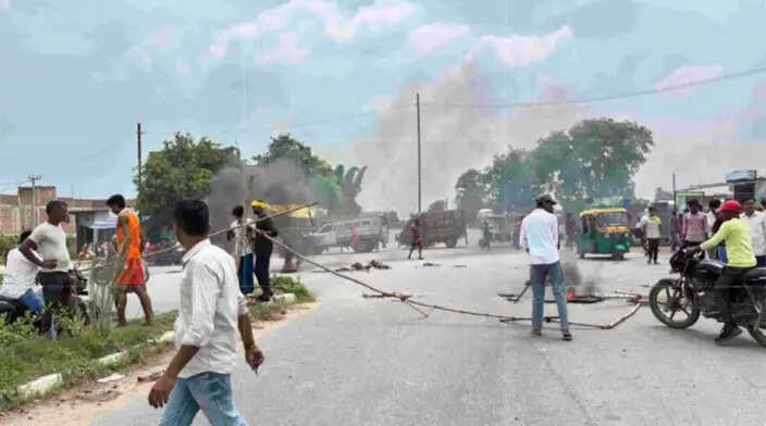 घर में ही महिला की हत्या ,आक्रोशित नागरिकों ने किया सड़क जाम