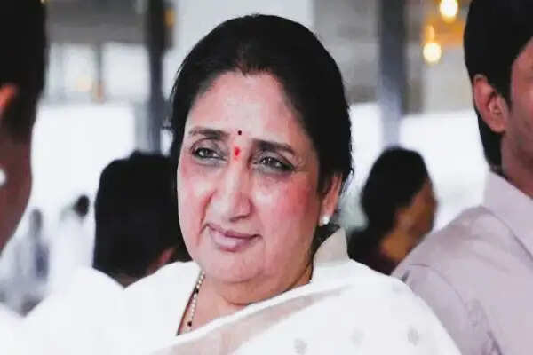 महाराष्ट्र के बारामती उपचुनाव में सुनेत्रा पवार रिकॉर्ड जीत की ओर, कार्यकर्ताओं से जश्न न मनाने की अपील