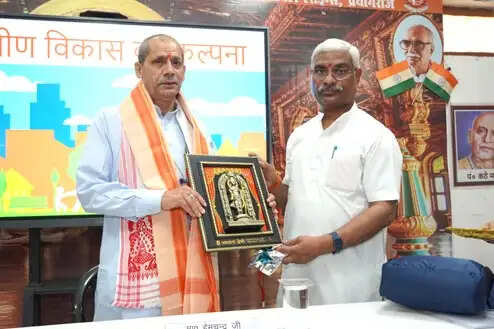 भारत केंद्रित शिक्षा से ही सम्भव है बालकों का सर्वांगीण विकास : हेमचंद्र