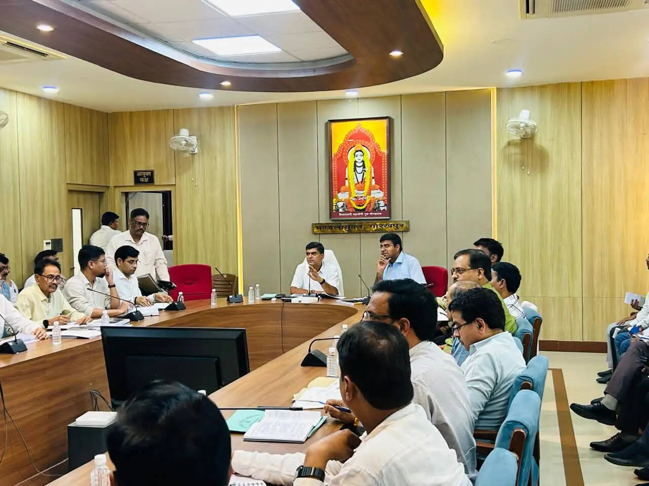 कमिश्नर ने किया मुख्यमंत्री के कार्यक्रम की तैयारियों एवं सभा स्थल का स्थलीय निरीक्षण
