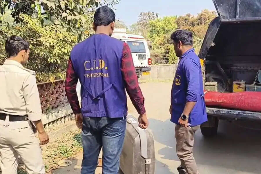 शांतिनिकेतन में होटल से बड़ी संख्या में बम बरामद