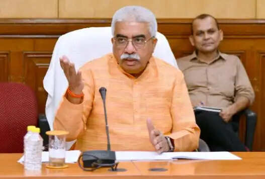 उत्तर प्रदेश में वस्त्रोद्योग की अपार संभावनाएं : मंत्री राकेश सचान