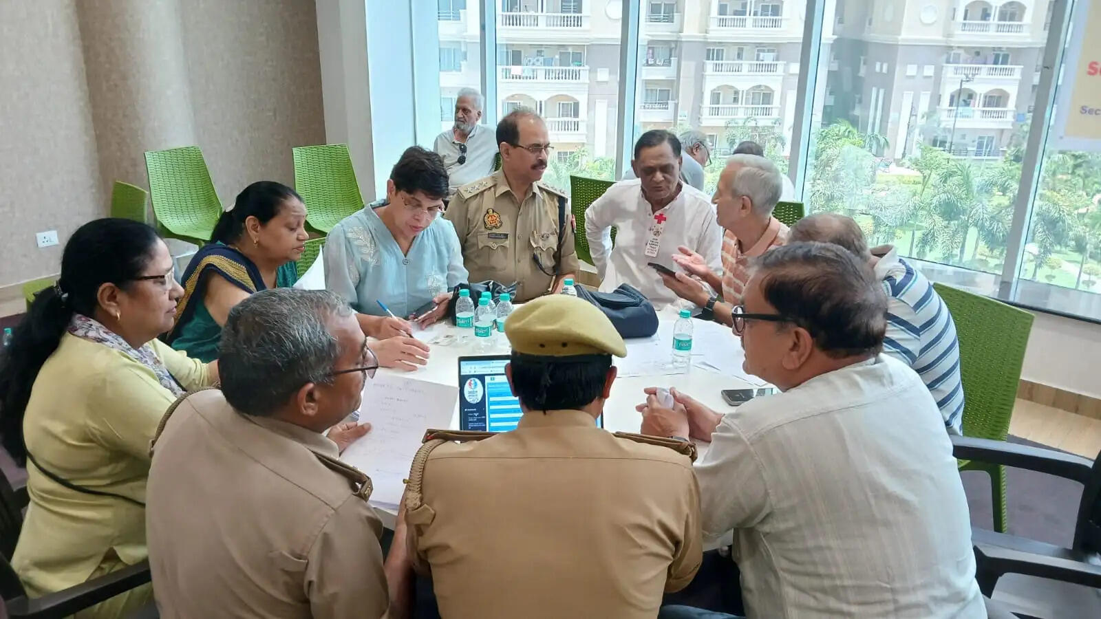 बुजुर्गों की लाठी बनेगी नोएडा पुलिस, ऑपरेशन सवेरा के तहत जागरूकता एवं पंजीकरण कार्यक्रम शुरू