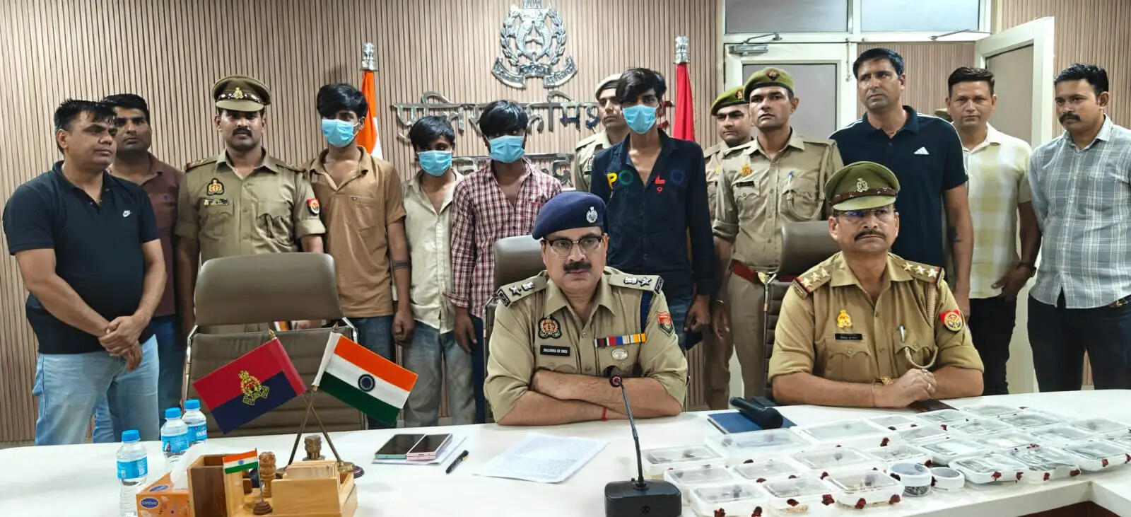 बंद पड़े घरों में रेकी कर चोरी करने वाले चार बदमाश गिरफ्तार, 50 लाख रुपये कीमत के जेवरात और नकदी बरामद