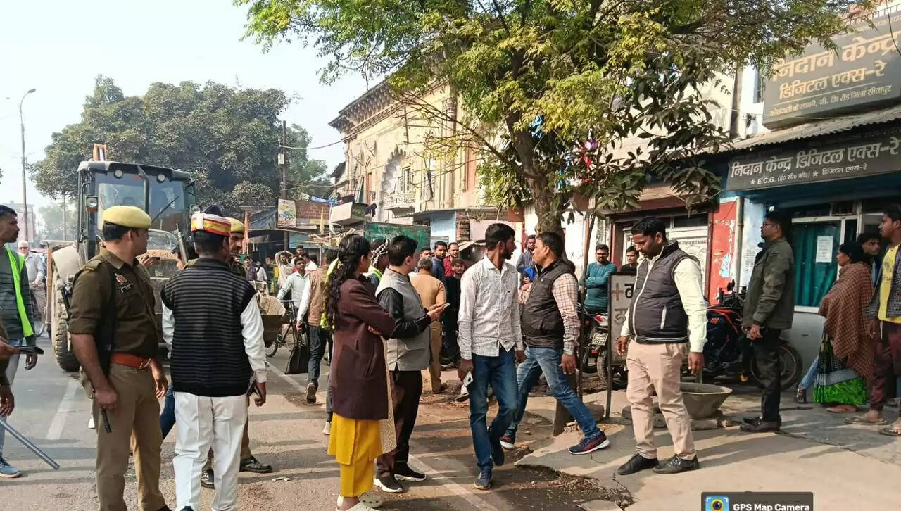 'प्रेशर पॉलिटिक्स' की वजह से मजाक बना अतिक्रमण विरोधी अभियान