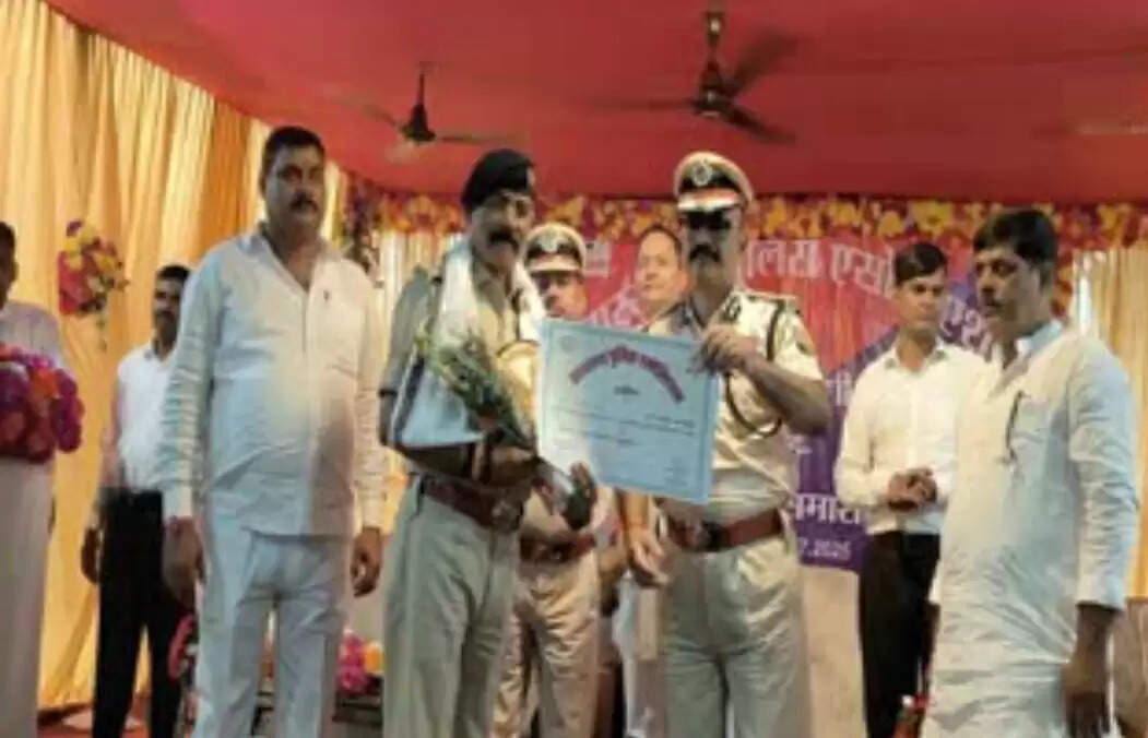 डीजीपी ने इंस्पेक्टर से डीएसपी बने 64 पुलिस अधिकारियों को किया सम्मानित