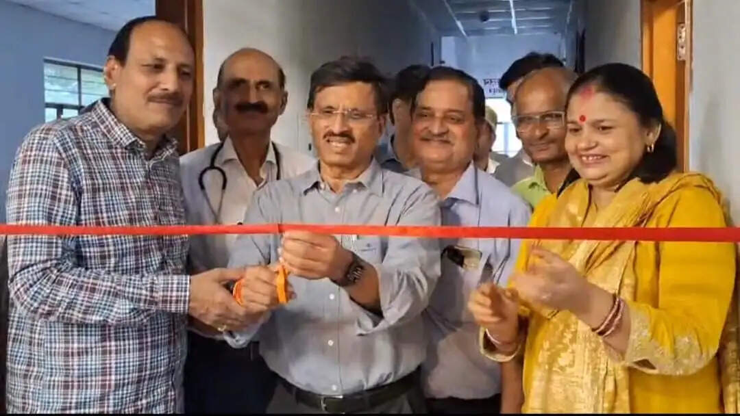 गोरखपुर जर्नलिस्ट्स प्रेस क्लब में लगा निःशुल्क आयुर्वेदिक चिकित्सा शिविर