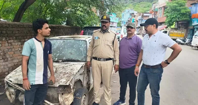 ग्वालियर में सड़कों पर खड़े कंडम वाहन जब्त कर हटाने के लिए विशेष मुहिम शुरू