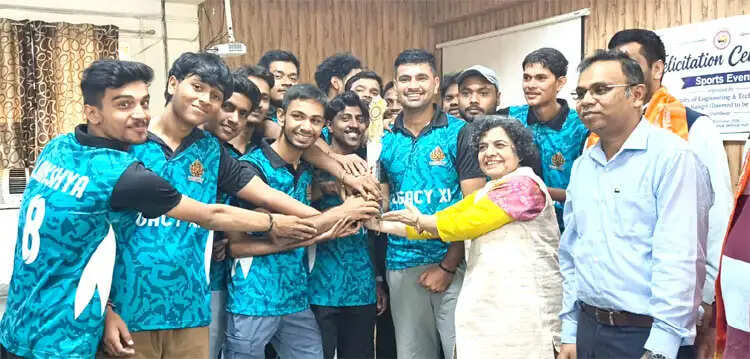 गुरुकुल इंजीनियरिंग संकाय में खेल प्रतियोगिताओं का समापन, विजेता खिलाड़ी सम्मानित