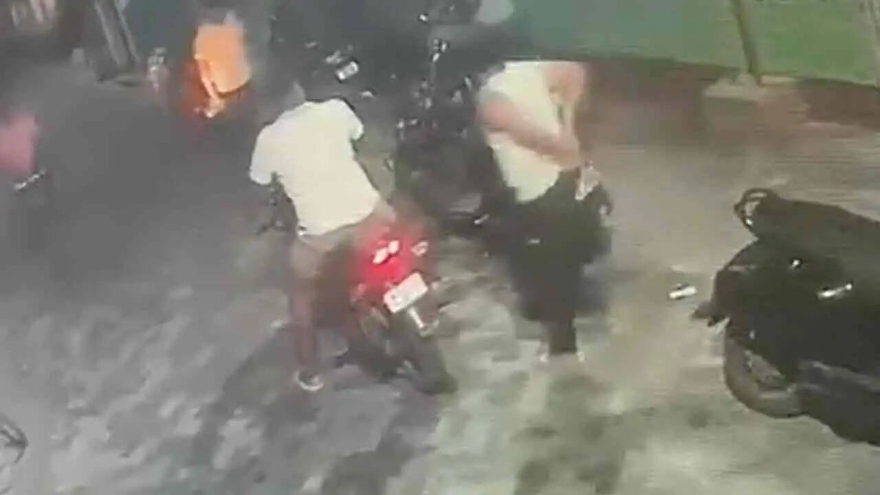 नोआपाड़ा में भाजपा नेता के घर पर फायरिंग, दो गिरफ्तार