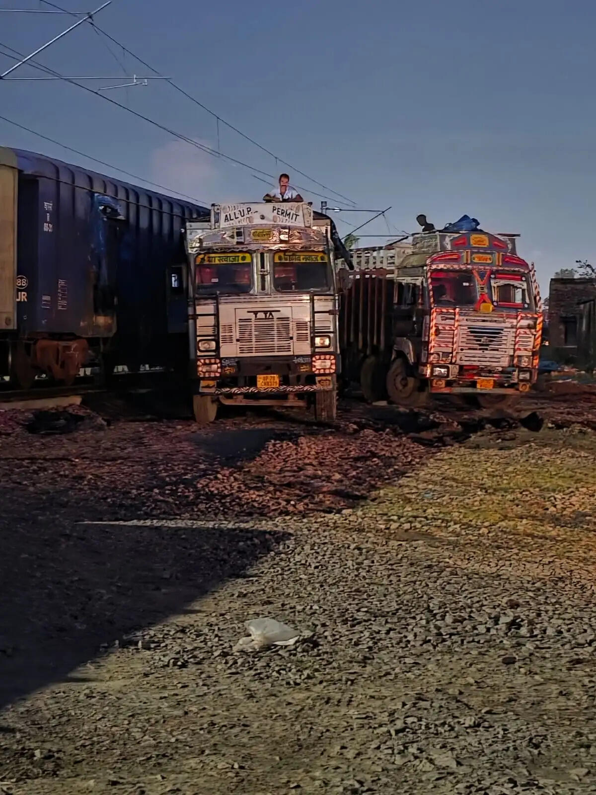 माल लदान में कानपुर गुड्स शेड और पनकीधाम की बड़ी उपलब्धि, पहली बार मक्का और डि-आयल केक की लोडिंग : अमित कुमार सिंह
