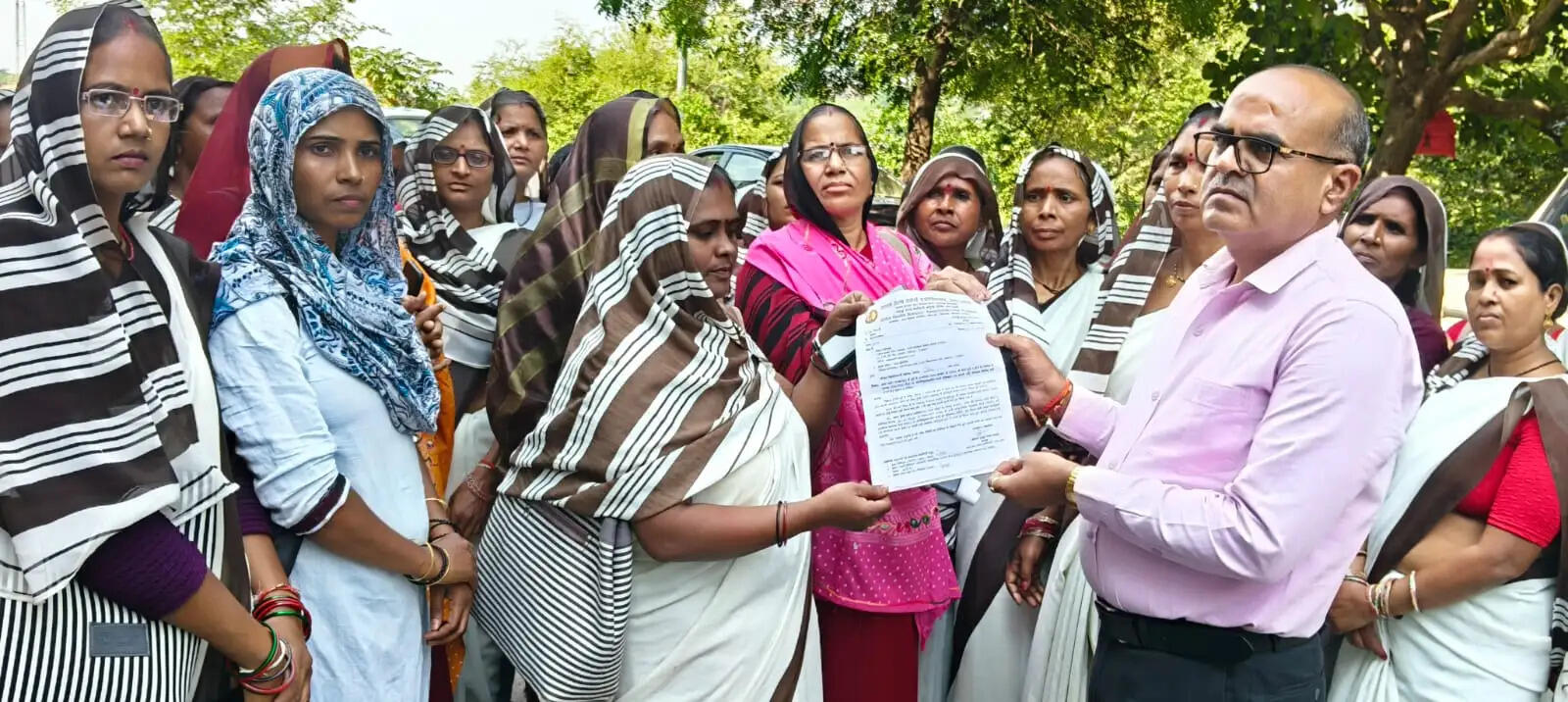 मांगें पूरी न होने से नाराज आशा बहुओं ने कार्य बहिष्कार का किया ऐलान