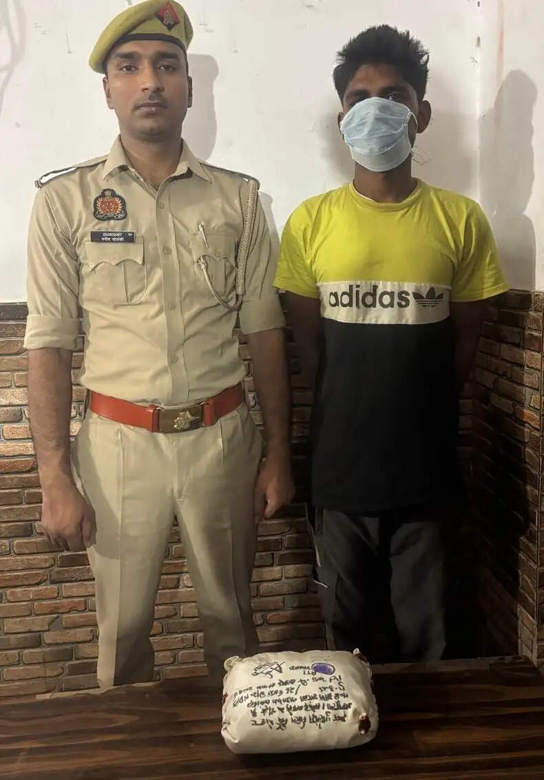 बागपत में नशा तस्करी पर दोहरी कार्रवाई, लाखों की स्मैक और गांजा पकड़ा
