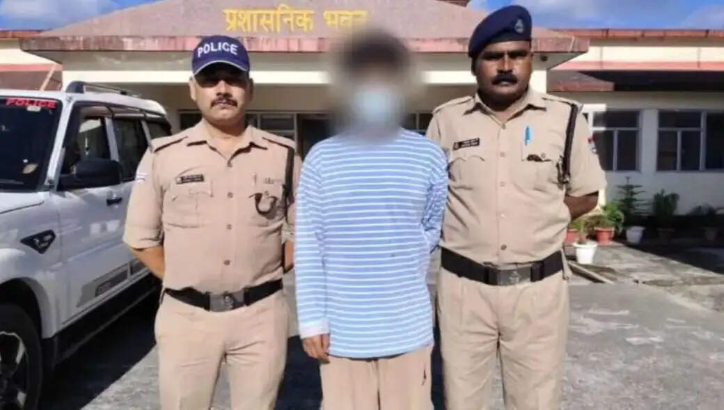 धार्मिक पहचान छिपाकर संबंध बनाने और धर्म परिवर्तन का दबाव डालने का आरोप, युवक गिरफ्तार