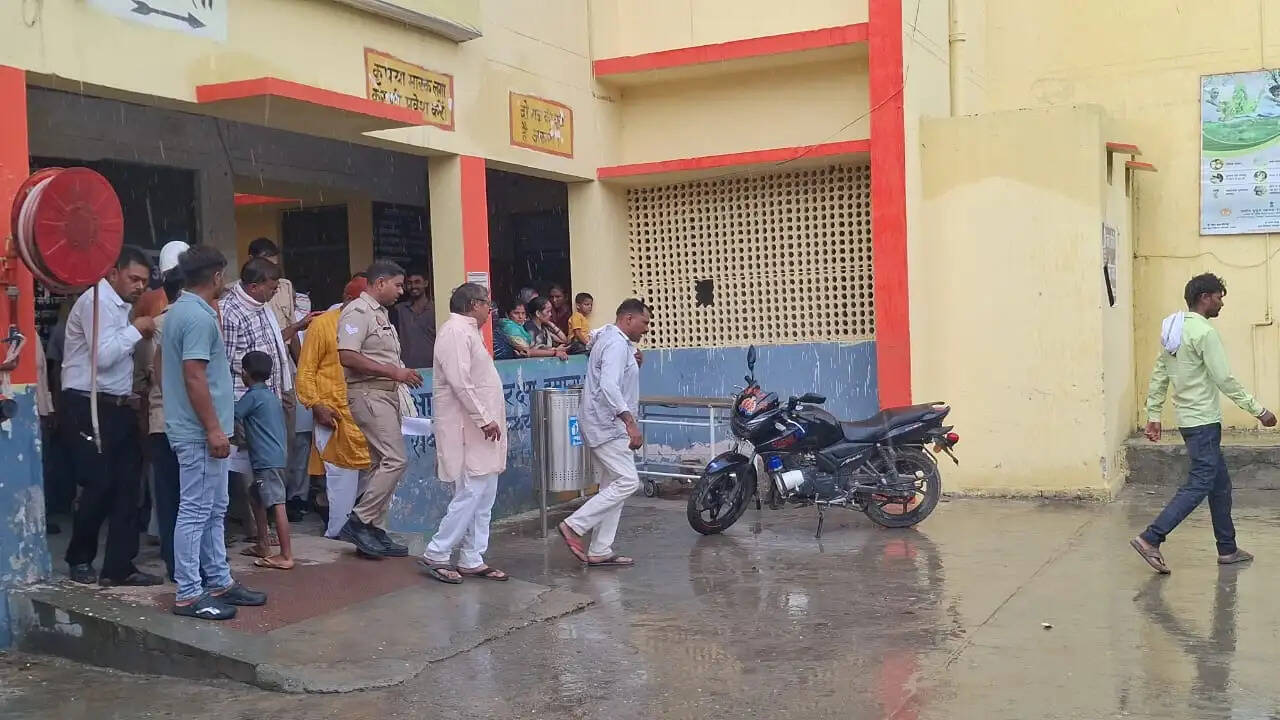 संभल : गंगा नदी किनारे की 71 हेक्टेयर जमीन का गलत आवंटन करने में तत्कालीन एसडीएम समेत छह गिरफ्तार