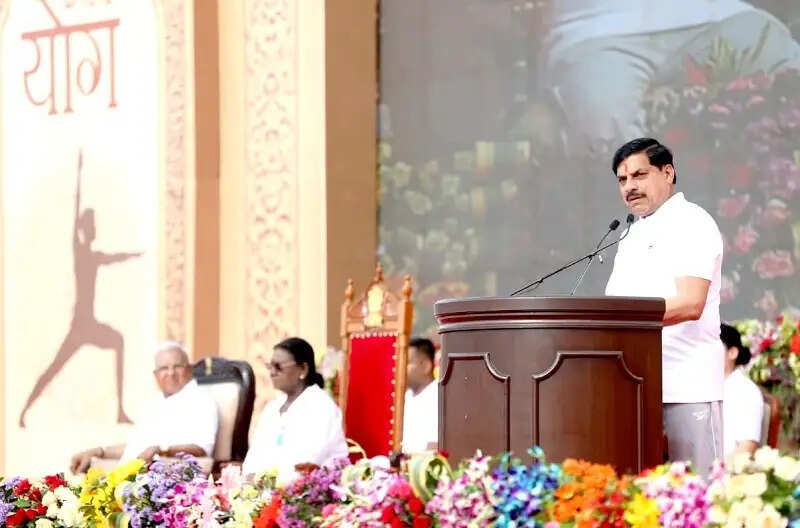 (अपडेट) योग विश्व को हमारी सांस्कृतिक धरोहर का एक अनमोल उपहार है : द्रौपदी मुर्मु