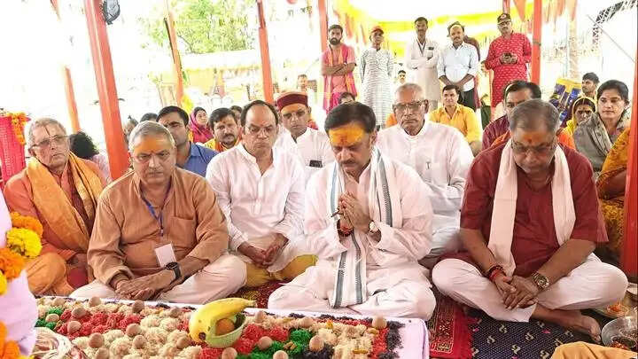 भवसागर से पार उतारती है श्रीराम कथा : उप मुख्यमंत्री शुक्ल