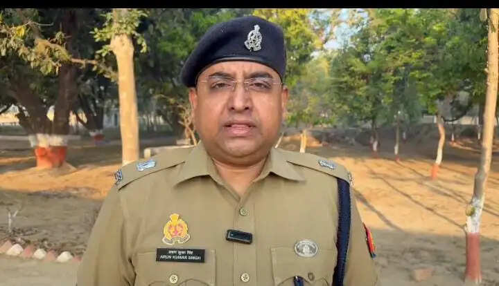 मोहमन्दाबाद के दरोगा पर रिश्वतखोरी का मामला दर्ज