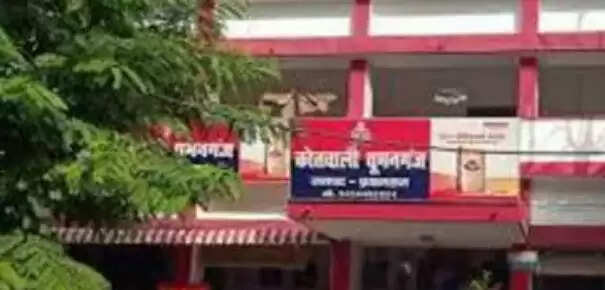 प्रयागराज में महिला का शव फंदे से लटका मिला