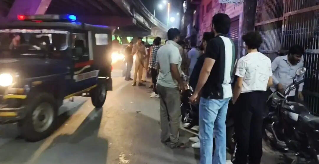 पति ने पत्नी और उसके कथित दोस्त को मारी गोली, दोनों घायल