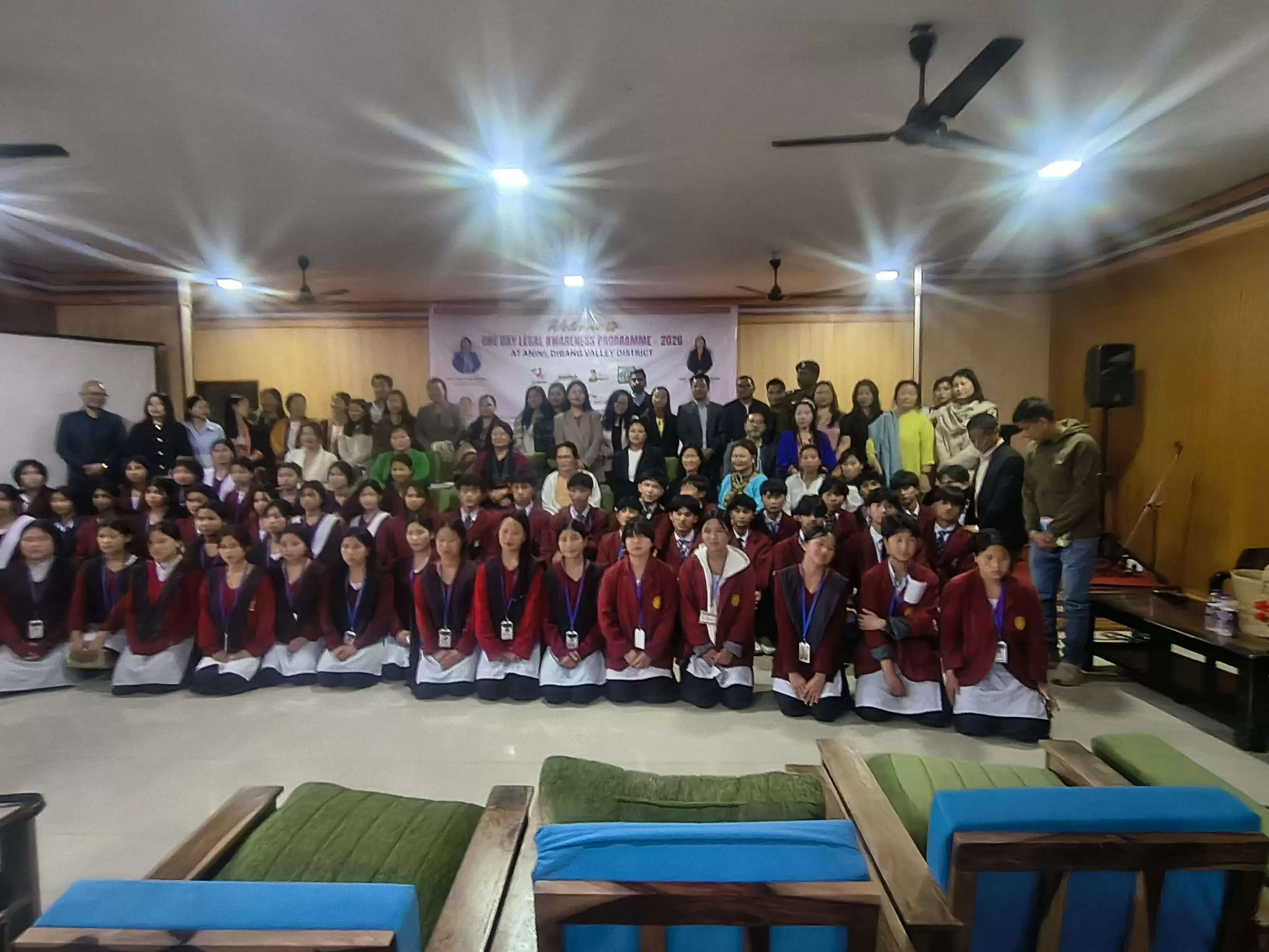 महिलाओं और युवाओं के लिए सामाजिक मुद्दों पर आधारित जागरूकता कार्यक्रम आयोजित