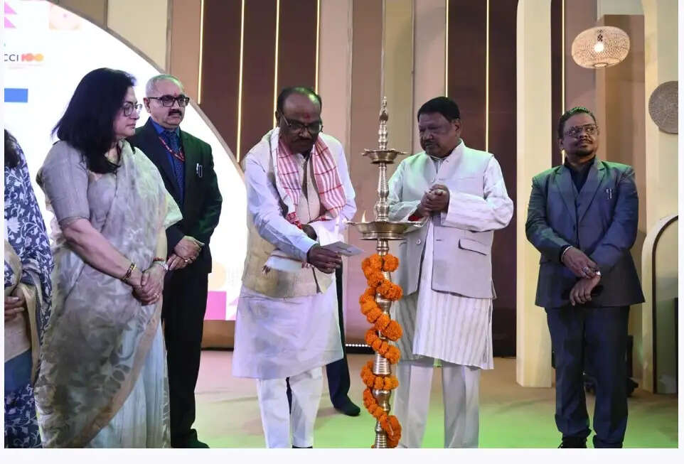 ट्राइब्स आर्ट फेस्ट सांस्कृतिक धरोहर को आजीविका के अवसरों में बदलने का सशक्त माध्यमः जोएल ओराम