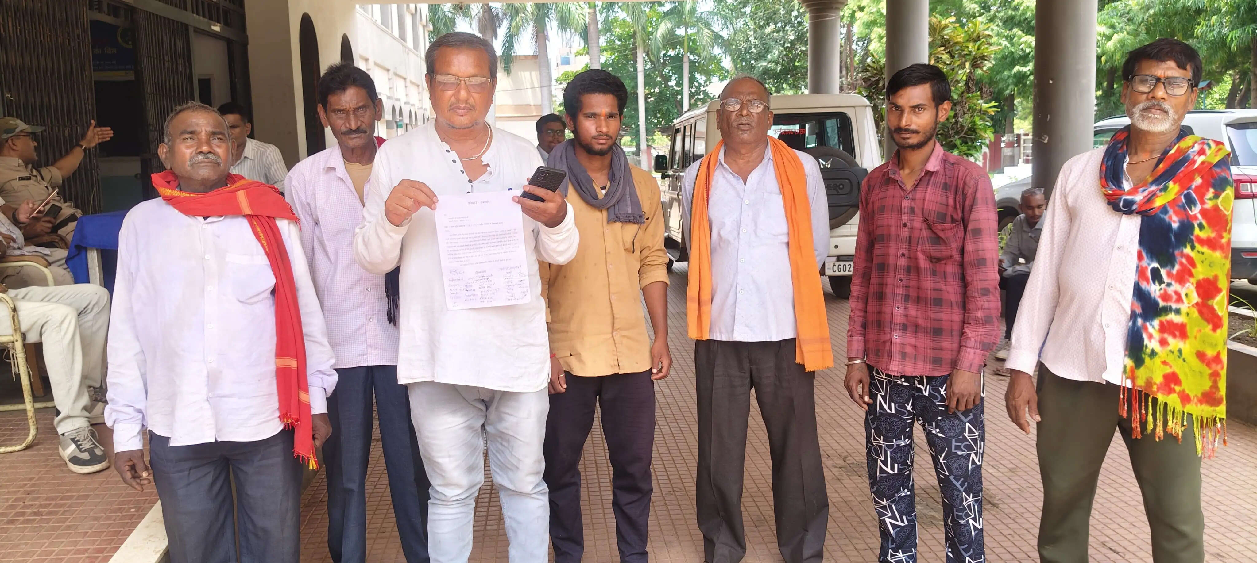 पोटियाडीह में कृषि भूमि पर अवैध प्लाटिंग का आरोप, ग्रामीणों ने की कार्रवाई की मांग