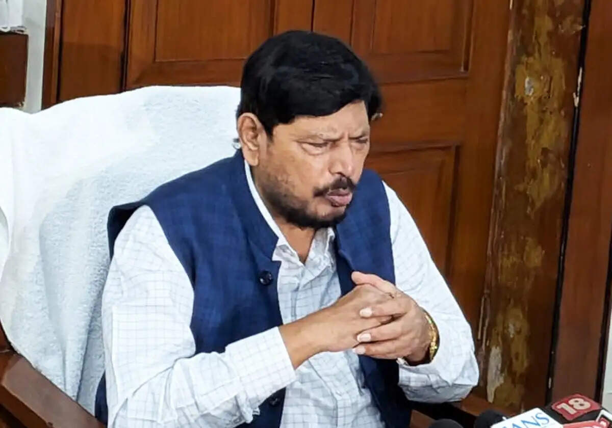 ग्रामीण, गरीब और आदिवासी समुदायों तक पहुंच रहा केंद्रीय योजनाओं का लाभ : आठवले