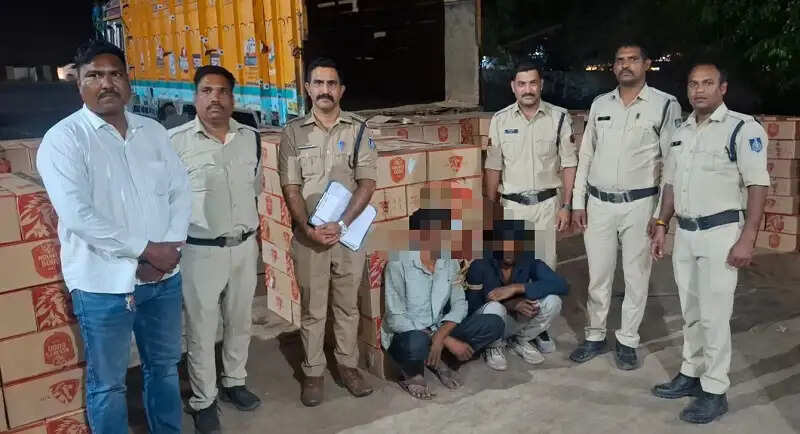 मप्र पुलिस की अवैध शराब के विरुद्ध बड़ी कार्रवाई, उज्जैन-इंदौर में एक करोड़ से अधिक की सामग्री जब्त
