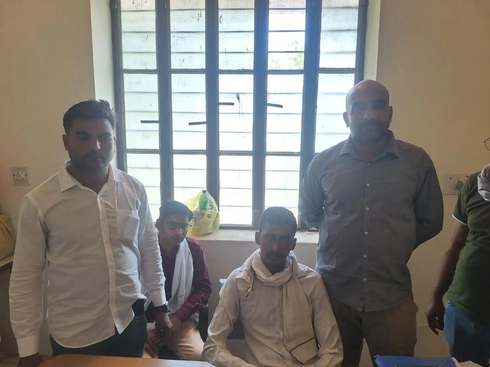 इंतकाल दर्ज करने की एवज में 15 हजार की रिश्वत लेते पटवारी गिरफ्तार