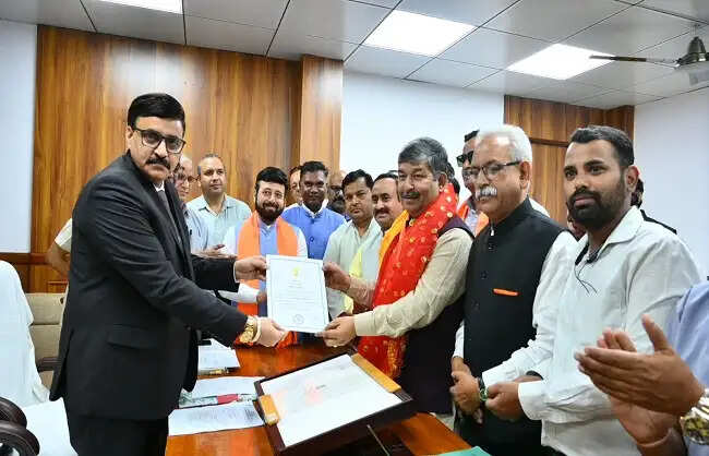 उत्तराखंड से भाजपा के दिनेश आर्य निर्विरोध राज्यसभा सदस्य निर्वाचित