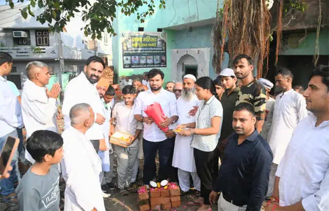 सोनीपत : विधायक देवेंद्र ने गढ़ी झंझारा में एक करोड़ के विकास कार्यों की सौगात दी