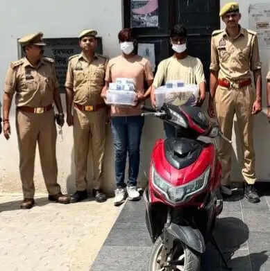 नोएडा में कारों का शीशा तोड़ कर लैपटॉप और मोबाइल फोन चुराने वाले गैंग के दो बदमाश गिरफ्तार